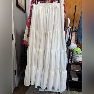 Shein white flowing skirt size XL worn one time. Boho cottage core, wedding